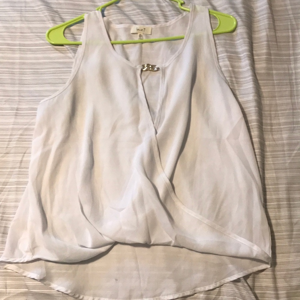 White low cut no sleeve blouse